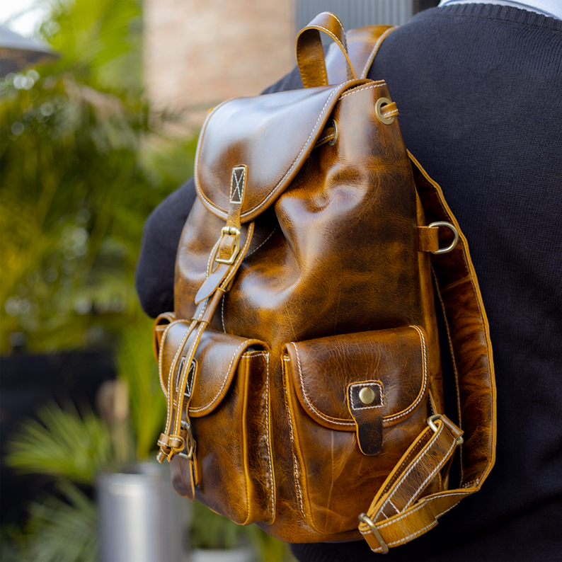 Men's Leather Backpack: Vintage Flair, Modern Functionality