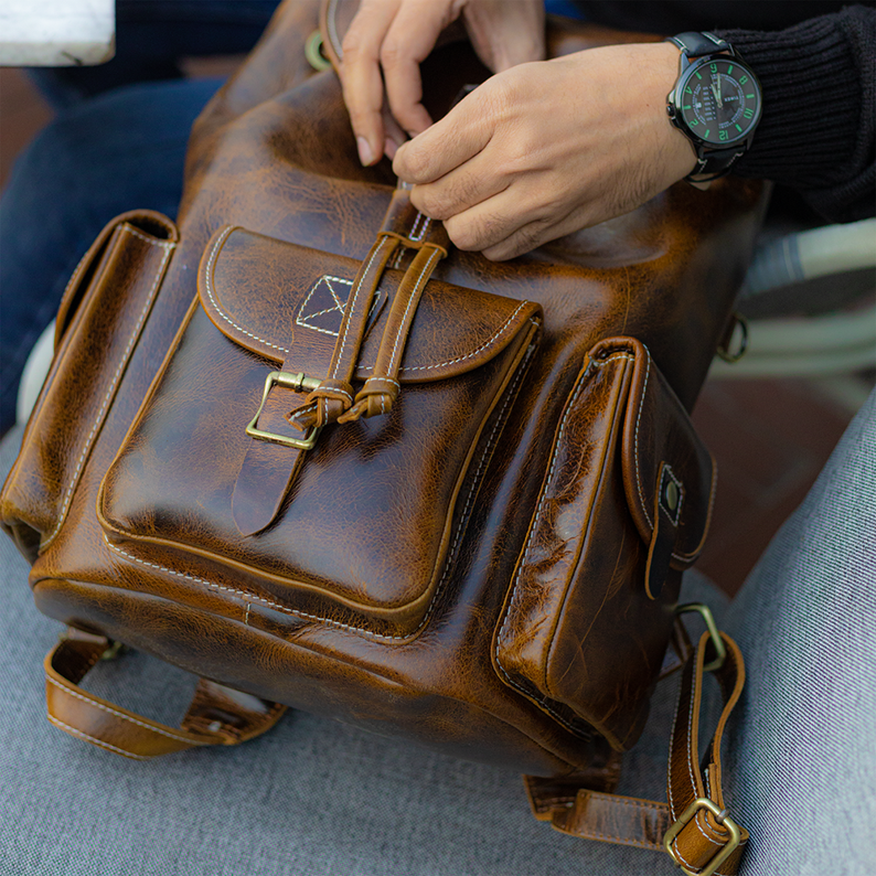 Men's Leather Backpack: Vintage Flair, Modern Functionality