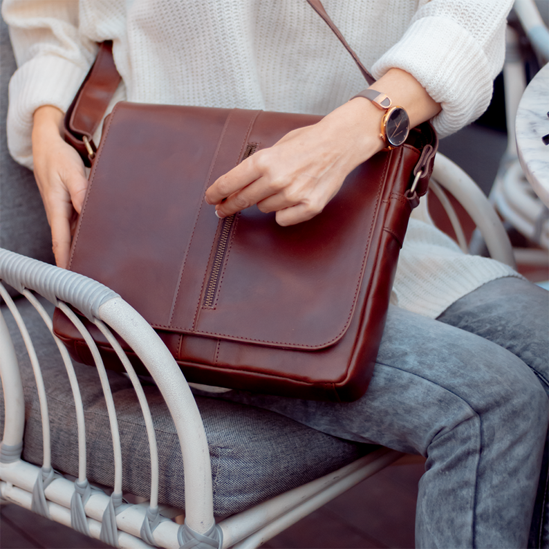 Elevate Style: Unisex Laptop Tote - Versatile, Durable, Elegant