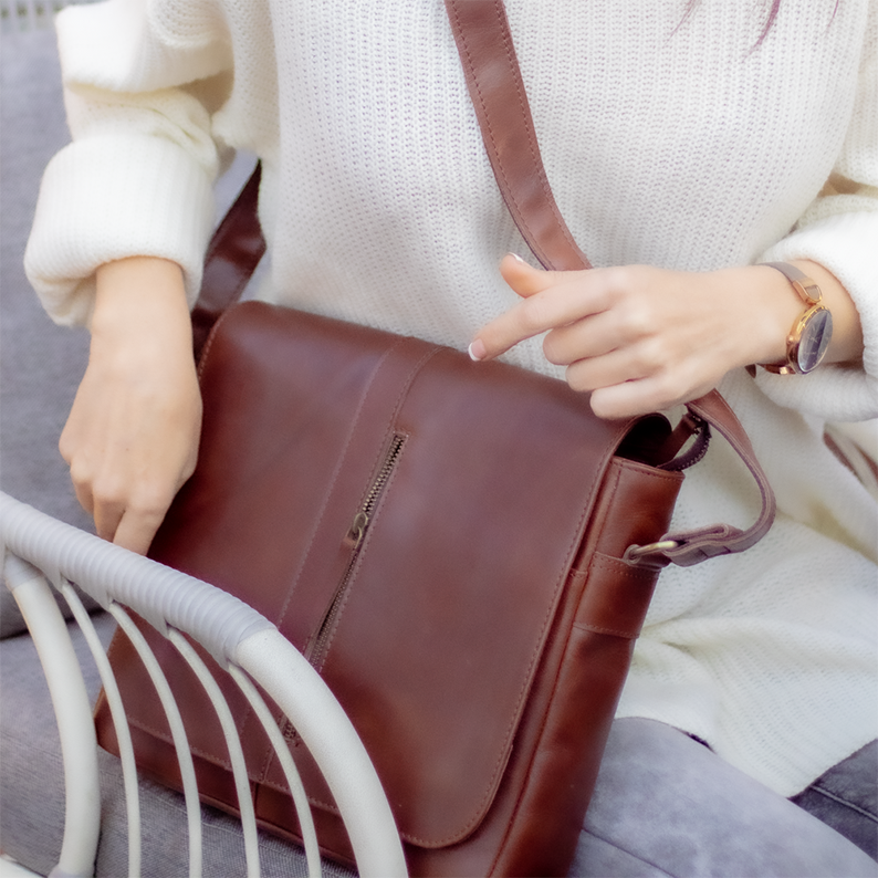 Elevate Style: Unisex Laptop Tote - Versatile, Durable, Elegant