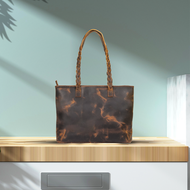 Exclusive Style: Limited Edition Hunter Leather Bag - Image 5