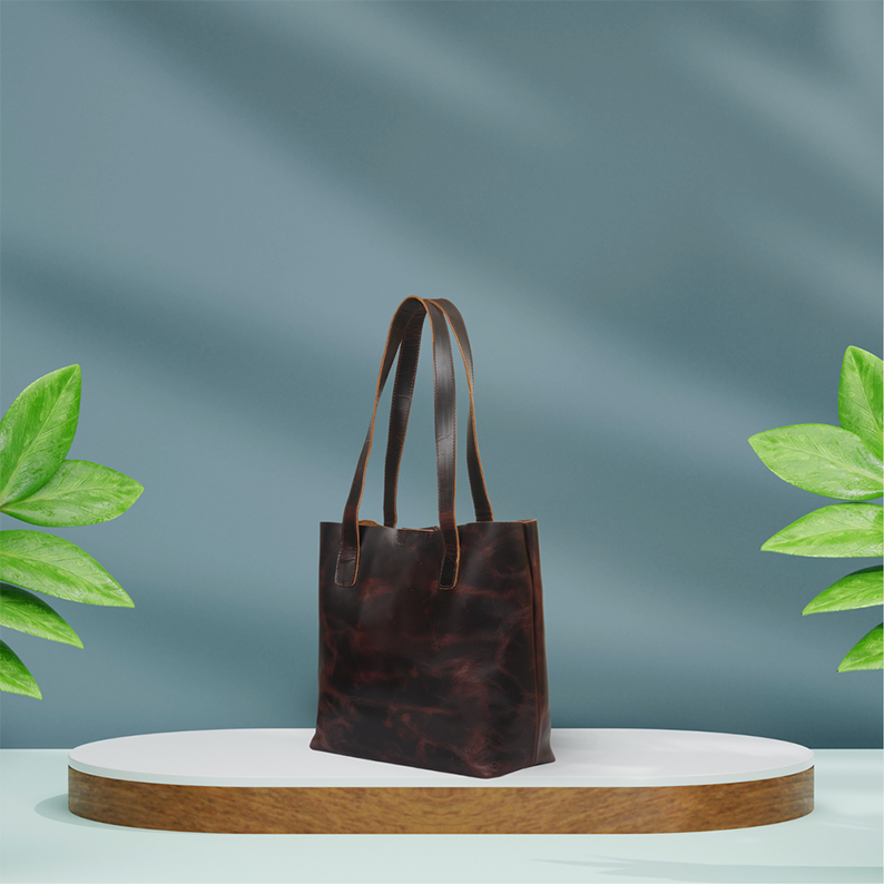 Exclusive Style: Limited Edition Hunter Leather Bag - Image 6