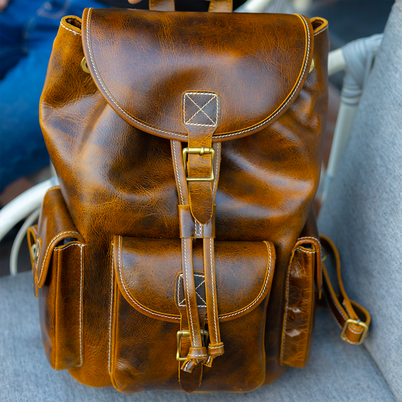 Men's Leather Backpack: Vintage Flair, Modern Functionality - Image 3