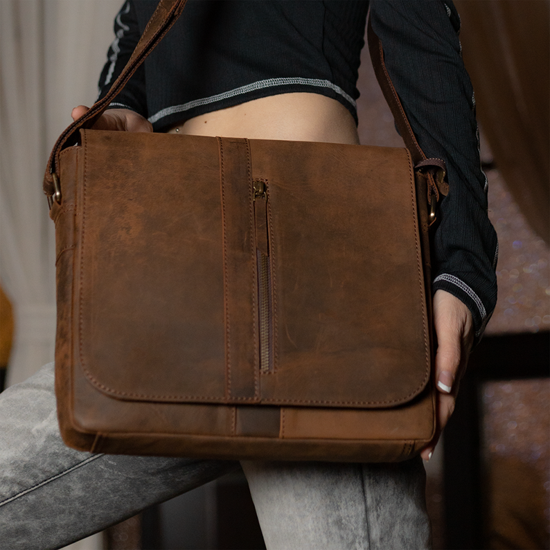 Elevate Style: Unisex Laptop Tote – Versatile, Durable, Elegant