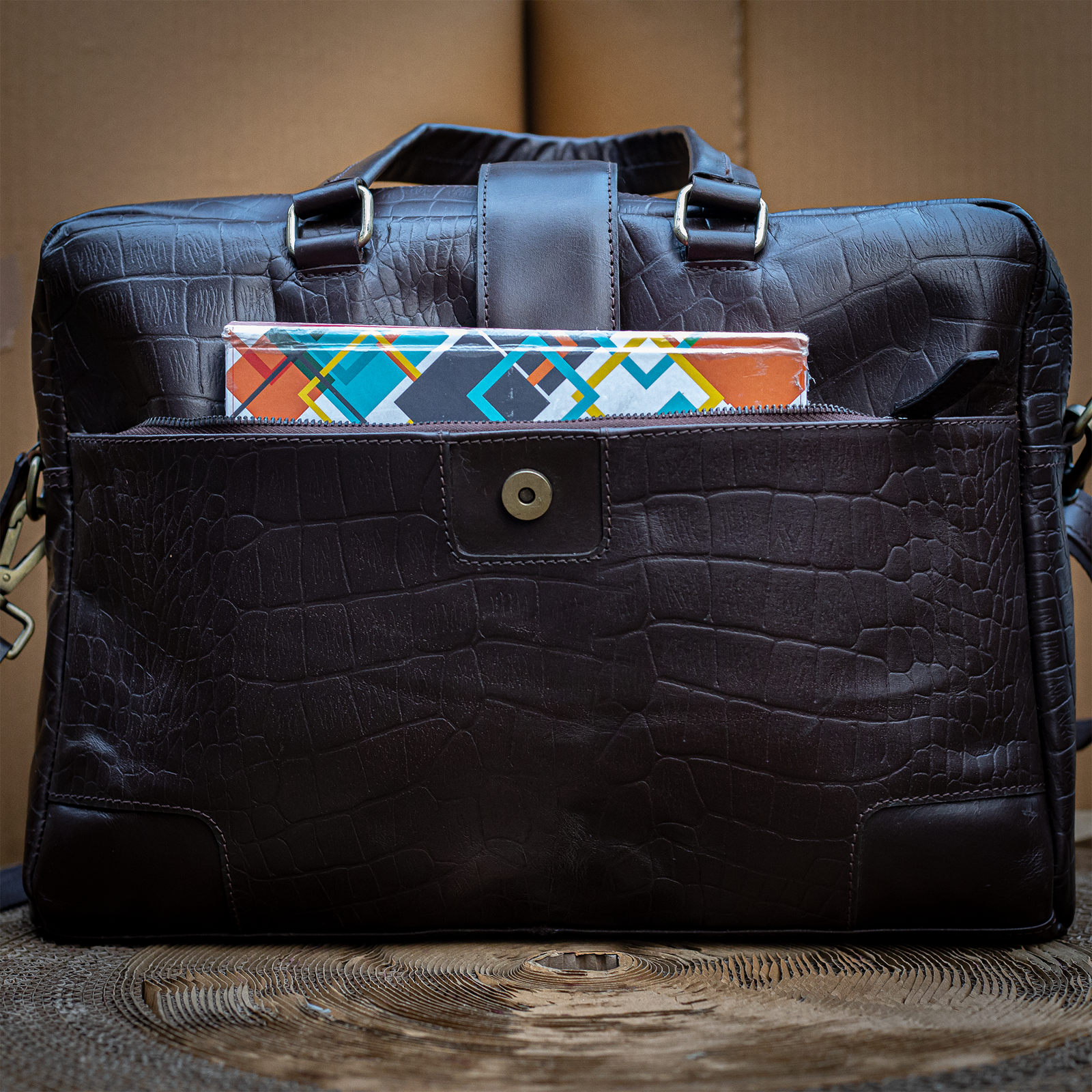 Textured Leather Laptop Briefcase: Rugged Elegance & Functionality - Image 2