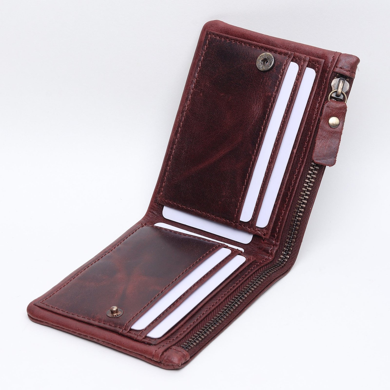 Refined Luxury: Premium Leather Men's Wallet with Secure Features - Image 2