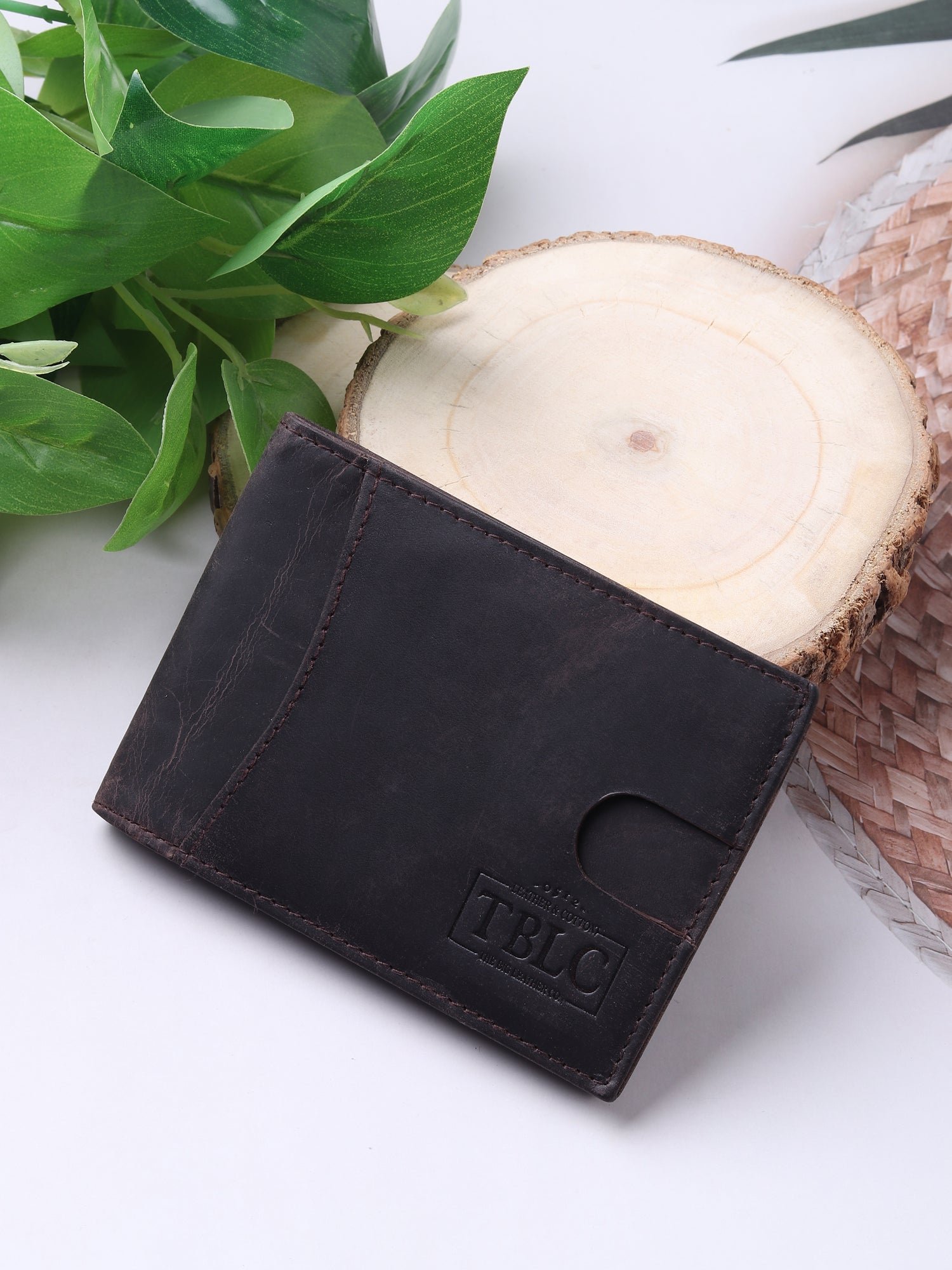 Modern Classic: Men's Wallet with ID Window and Currency Compartment - Image 7