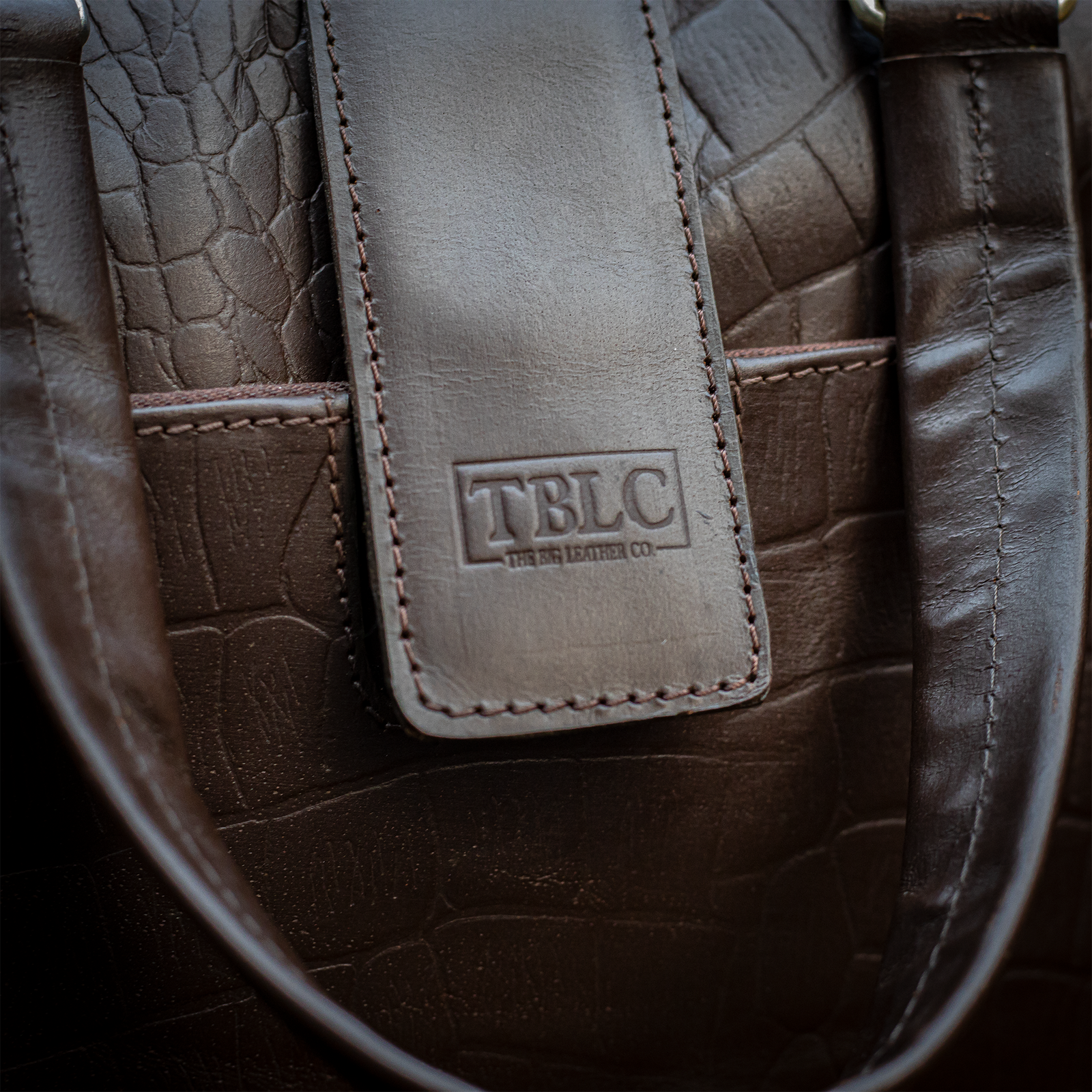 Textured Leather Laptop Briefcase: Rugged Elegance & Functionality - Image 3