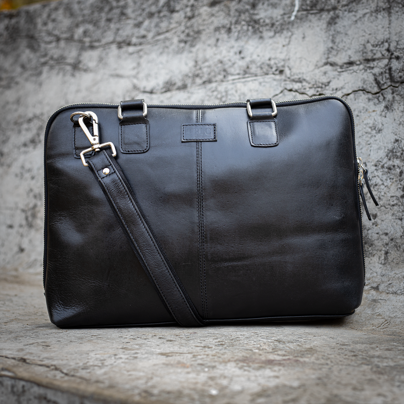 Modern Men's Work Bag - Stylish & Efficient Professional Companion - Image 4