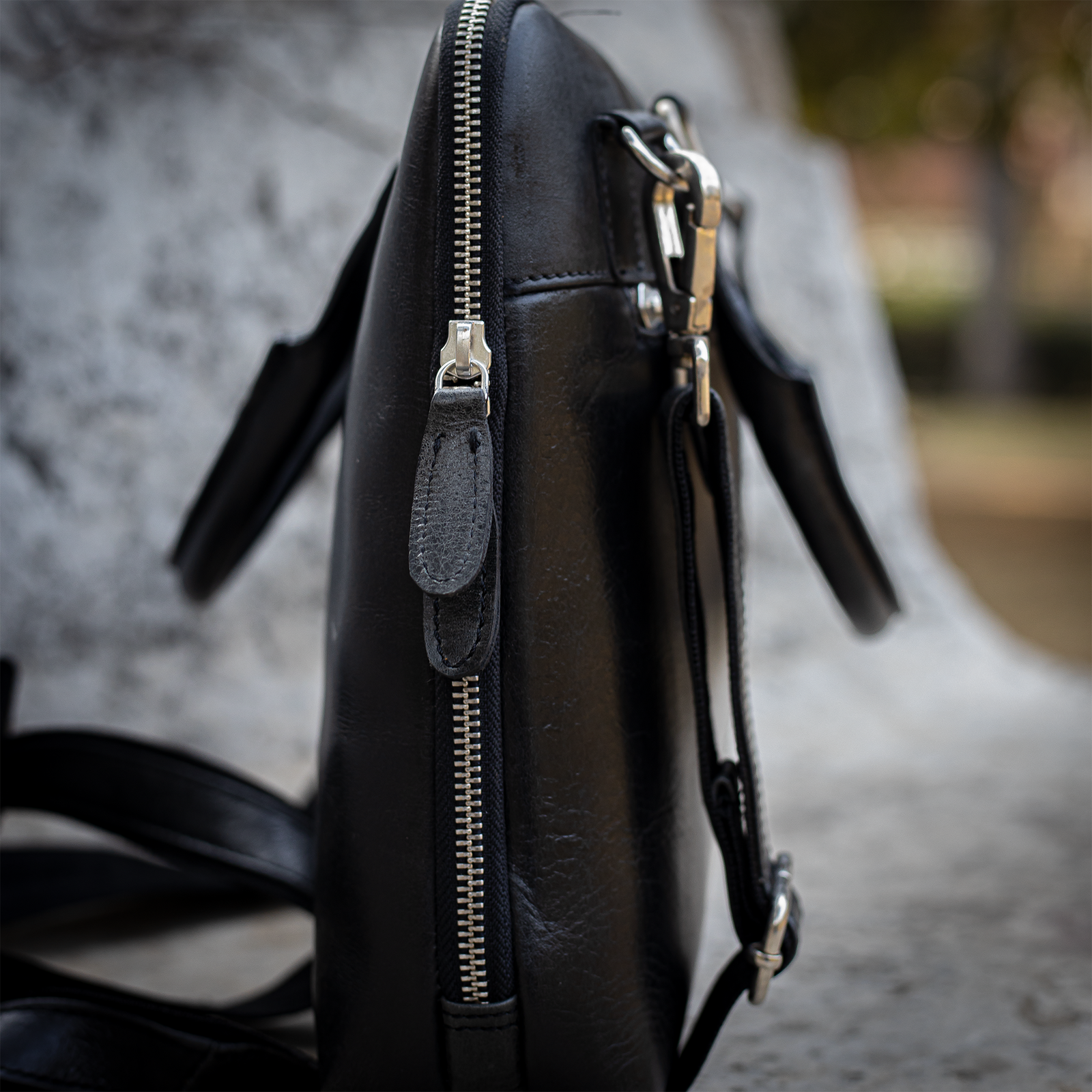 Modern Men's Work Bag - Stylish & Efficient Professional Companion - Image 8